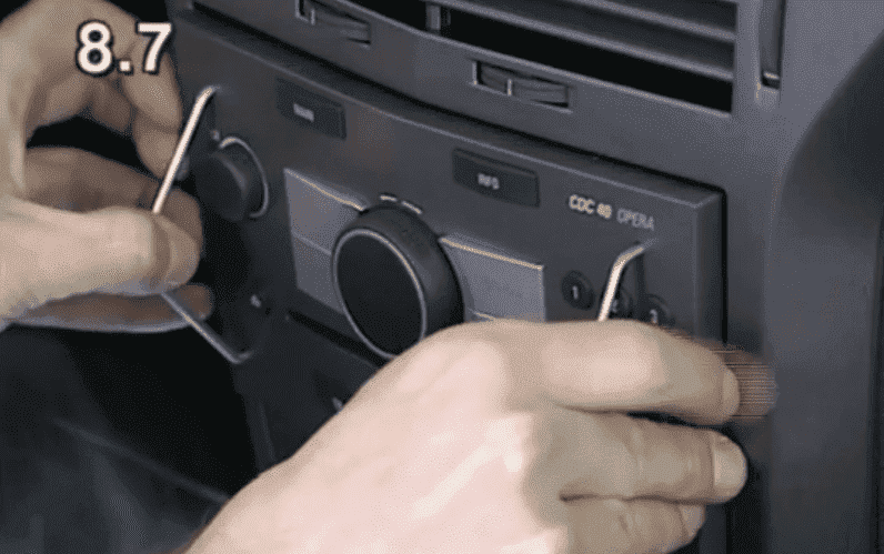 Extraer radio Opel Antara